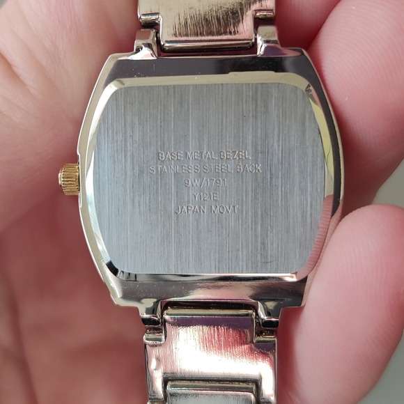Nine West 1791 Polished Silver Women's Watch New With Tags 7.25" - Picture 5 of 7